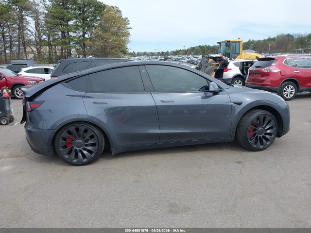 44981076 :رقم المزاد ، 7SAYGDEF4PF647213 vin ، 2023 Tesla Model Y Performance Dual Motor All-wheel Drive مزاد بيع