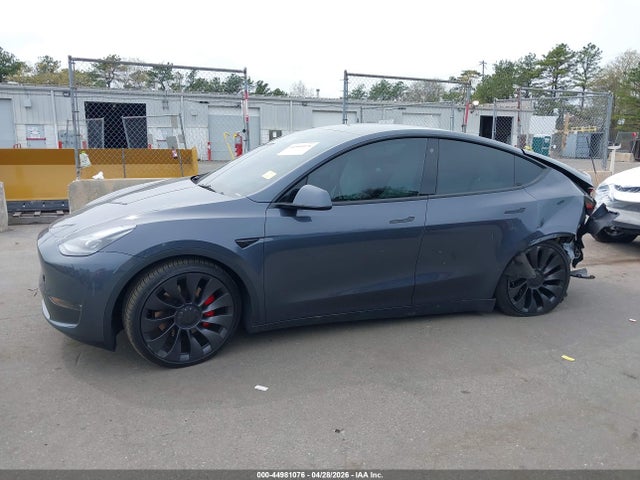 44981076 :رقم المزاد ، 7SAYGDEF4PF647213 vin ، 2023 Tesla Model Y Performance Dual Motor All-wheel Drive مزاد بيع