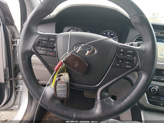44981107 :رقم المزاد ، 5NPE34AF9HH577485 vin ، 2017 Hyundai Sonata Limited مزاد بيع