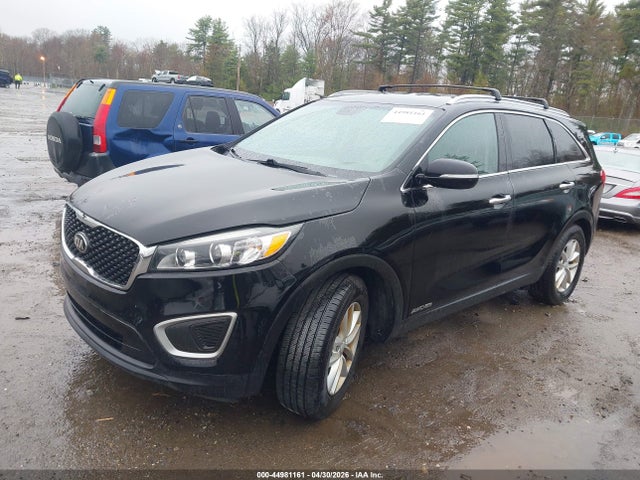 44981161 :رقم المزاد ، 5XYPGDA5XHG307192 vin ، 2017 Kia Sorento 3.3l Lx مزاد بيع