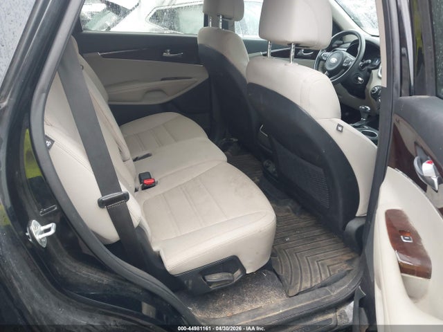 44981161 :رقم المزاد ، 5XYPGDA5XHG307192 vin ، 2017 Kia Sorento 3.3l Lx مزاد بيع
