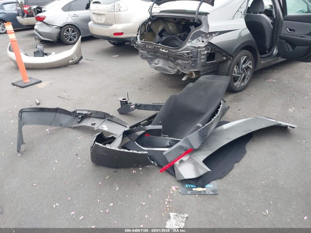 KMHLP4DGXSU863600 Hyundai Elantra Limited