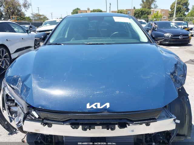 2025 Kia Ev6 Light Long Range Rwd მანქანა იყიდება აუქციონზე, vin: 5XYC34JA4SG004665, აუქციონის ნომერი: 44981189