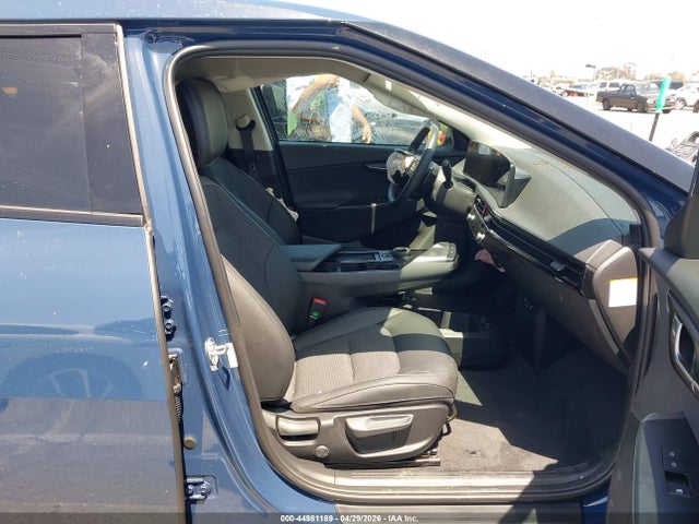 2025 Kia Ev6 Light Long Range Rwd მანქანა იყიდება აუქციონზე, vin: 5XYC34JA4SG004665, აუქციონის ნომერი: 44981189