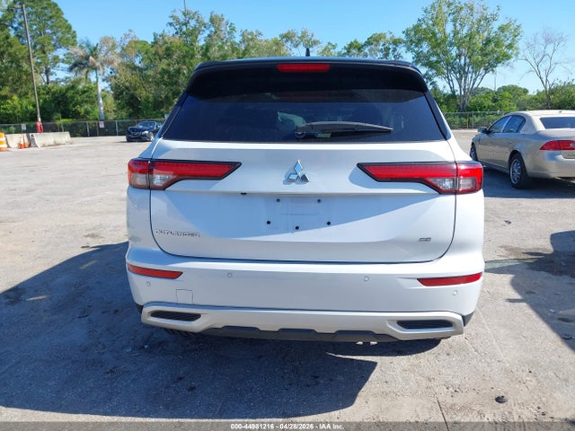 2024 Mitsubishi Outlander Se 2.5 2wd მანქანა იყიდება აუქციონზე, vin: JA4J3VA89RZ048337, აუქციონის ნომერი: 44981216