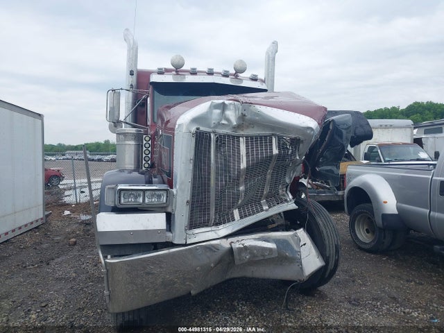 44981315 :رقم المزاد ، 1XP5DU9X52N577273 vin ، 2002 Peterbilt 379 مزاد بيع