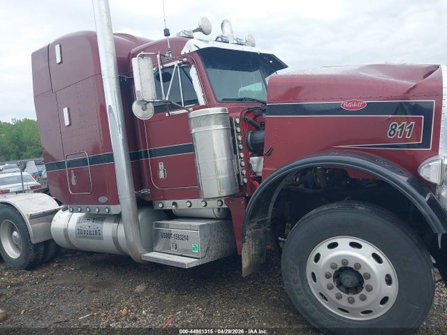 44981315 :رقم المزاد ، 1XP5DU9X52N577273 vin ، 2002 Peterbilt 379 مزاد بيع