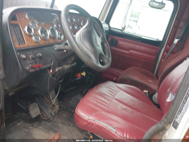 44981315 :رقم المزاد ، 1XP5DU9X52N577273 vin ، 2002 Peterbilt 379 مزاد بيع