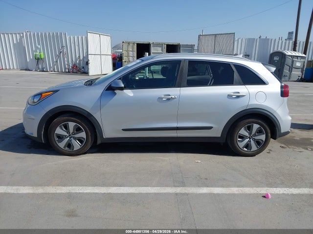 KNDCB3LC9J5177231 KIA NIRO LX