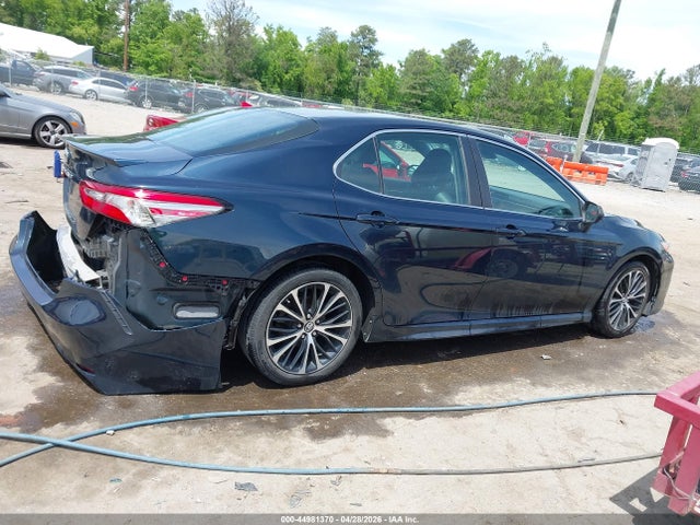 4T1B11HK8JU525833 Toyota CAMRY SE