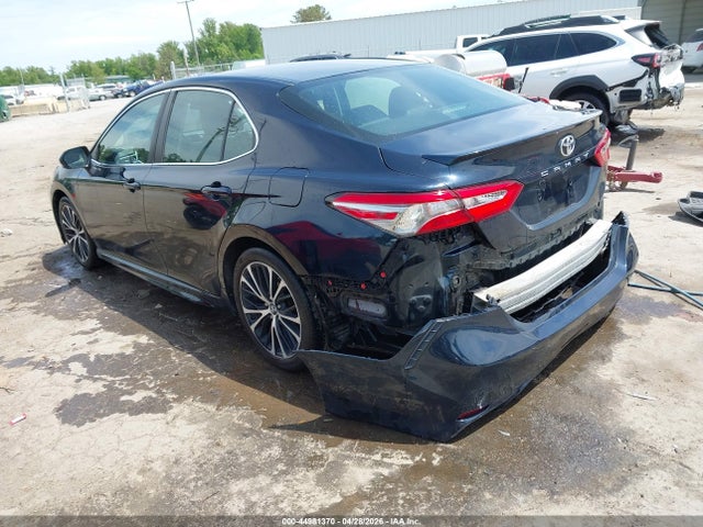 4T1B11HK8JU525833 Toyota CAMRY SE