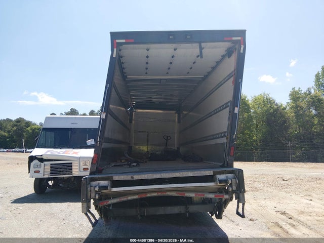 44981386 :رقم المزاد ، 1FVAHFFT0PHNW2305 vin ، 2023 Freightliner M2 112 مزاد بيع