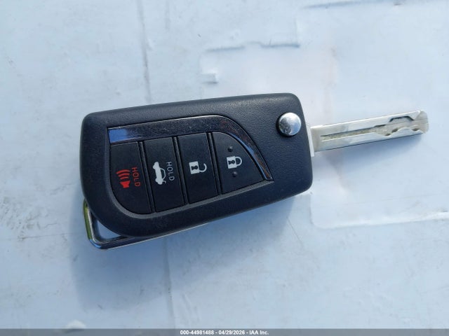 5YFEPMAE6NP365766 Toyota COROLLA LE