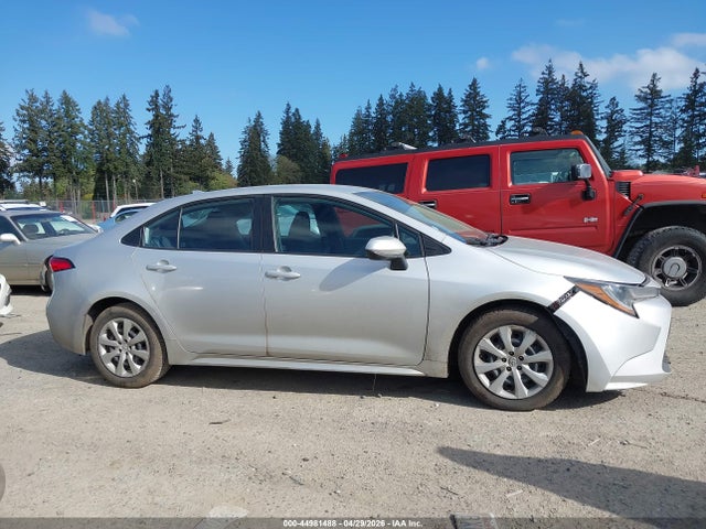 5YFEPMAE6NP365766 Toyota COROLLA LE