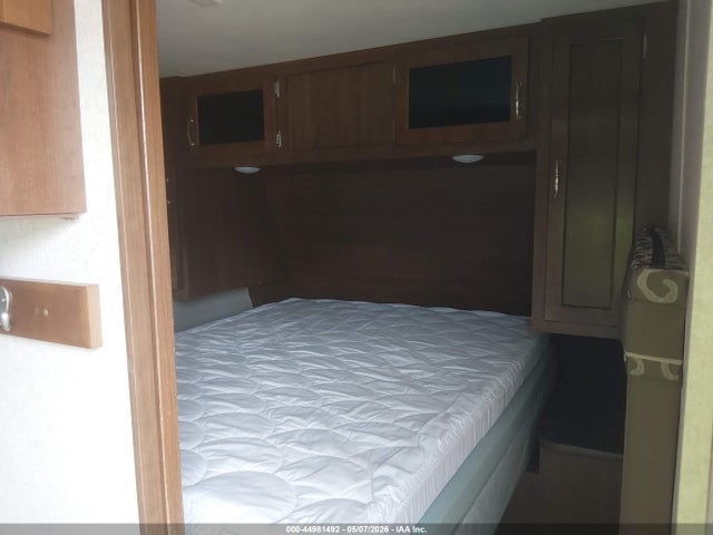 Продажа на аукционе авто 2017 Jayco 28ft, vin: 1UJBJ0BPXH1TU0116, номер лота: 44981492