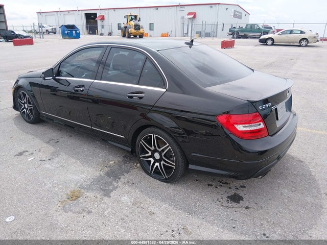 Aukcja sprzedaży 2014 Mercedes-benz C 250 Sport, vin: WDDGF4HB0ER317764, numer aukcji: 44981522