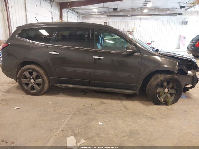 2017 Chevrolet Traverse 2lt მანქანა იყიდება აუქციონზე, vin: 1GNKRHKD5HJ326550, აუქციონის ნომერი: 44981529