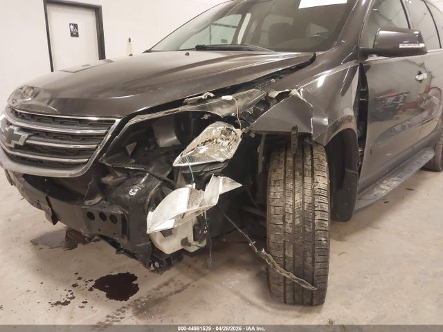 2017 Chevrolet Traverse 2lt მანქანა იყიდება აუქციონზე, vin: 1GNKRHKD5HJ326550, აუქციონის ნომერი: 44981529