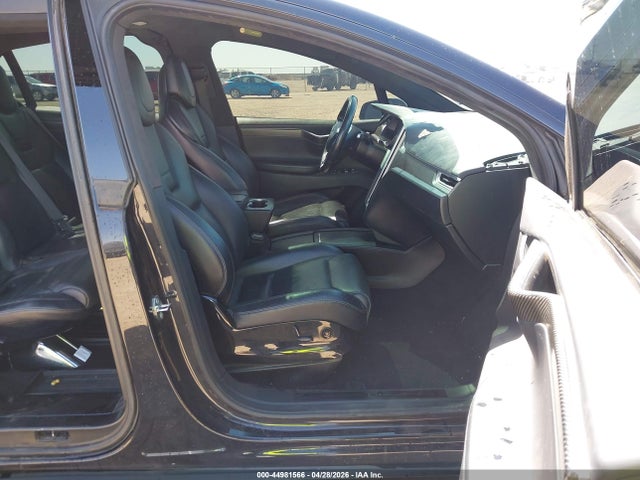 44981566 :رقم المزاد ، 5YJXCAE29GF004243 vin ، 2016 Tesla Model X 60d/70d/75d/90d مزاد بيع