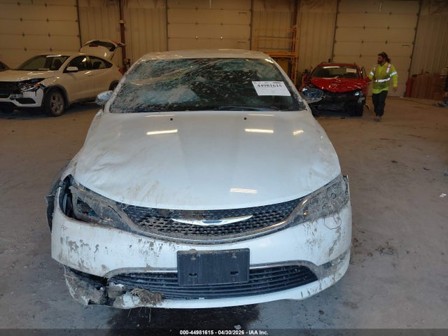 Продаж на аукціоні авто 2015 Chrysler 200 Limited, vin: 1C3CCCABXFN726700, номер лоту: 44981615