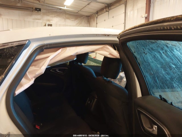 Продаж на аукціоні авто 2015 Chrysler 200 Limited, vin: 1C3CCCABXFN726700, номер лоту: 44981615
