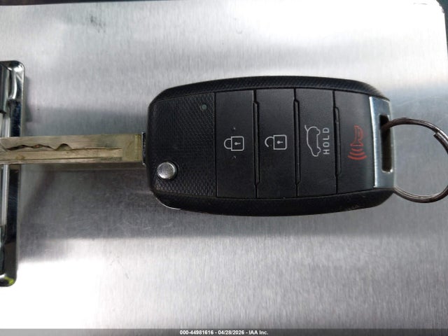 44981616 :رقم المزاد ، 5XYPG4A30GG140340 vin ، 2016 Kia Sorento 2.4l Lx مزاد بيع