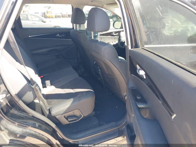 44981632 :رقم المزاد ، 5XYPG4A39KG594966 vin ، 2019 Kia Sorento 2.4l L مزاد بيع