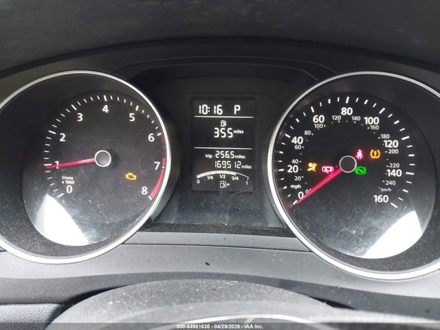 2017 Volkswagen Jetta 1.4t S მანქანა იყიდება აუქციონზე, vin: 3VW2B7AJ4HM404959, აუქციონის ნომერი: 44981638