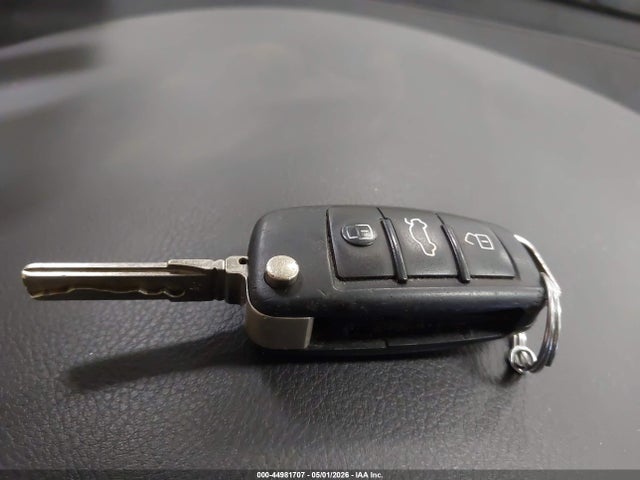 44981707 :رقم المزاد ، WAUFGAFB8BN046179 vin ، 2011 Audi A6 3.0 Premium مزاد بيع
