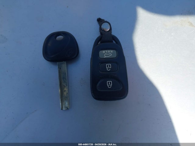 Продаж на аукціоні авто 2013 Hyundai Veloster Base W/black, vin: KMHTC6AD4DU095276, номер лоту: 44981728