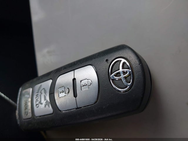 44981805 :رقم المزاد ، 3MYDLBYV4KY515467 vin ، 2019 Toyota Yaris Le مزاد بيع