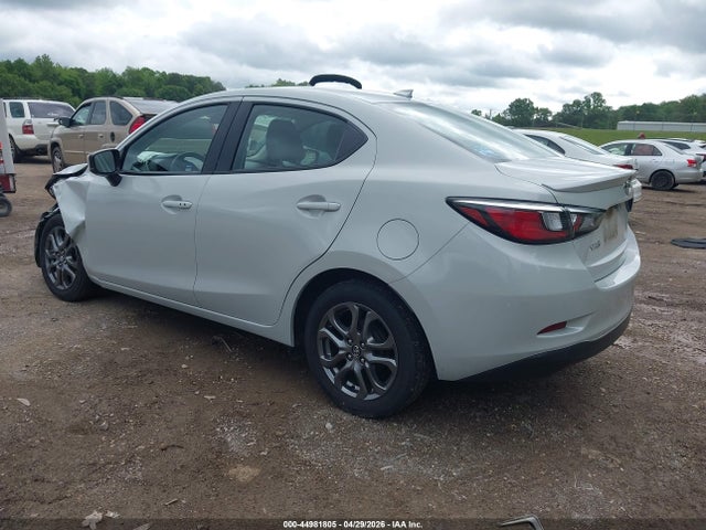 44981805 :رقم المزاد ، 3MYDLBYV4KY515467 vin ، 2019 Toyota Yaris Le مزاد بيع