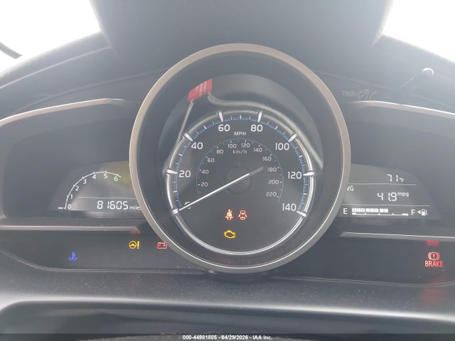 44981805 :رقم المزاد ، 3MYDLBYV4KY515467 vin ، 2019 Toyota Yaris Le مزاد بيع