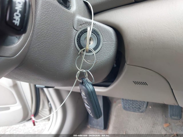 44981889 :رقم المزاد ، 4T1BE32K05U556606 vin ، 2005 Toyota Camry Le مزاد بيع