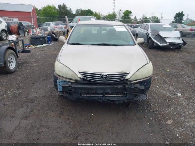 44981889 :رقم المزاد ، 4T1BE32K05U556606 vin ، 2005 Toyota Camry Le مزاد بيع