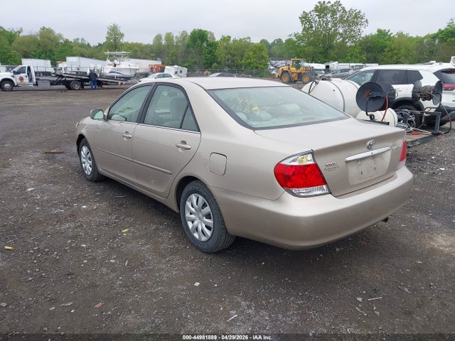 44981889 :رقم المزاد ، 4T1BE32K05U556606 vin ، 2005 Toyota Camry Le مزاد بيع