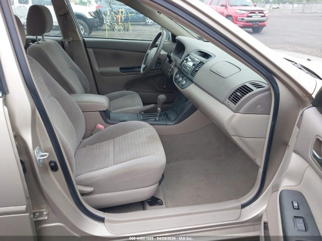 44981889 :رقم المزاد ، 4T1BE32K05U556606 vin ، 2005 Toyota Camry Le مزاد بيع