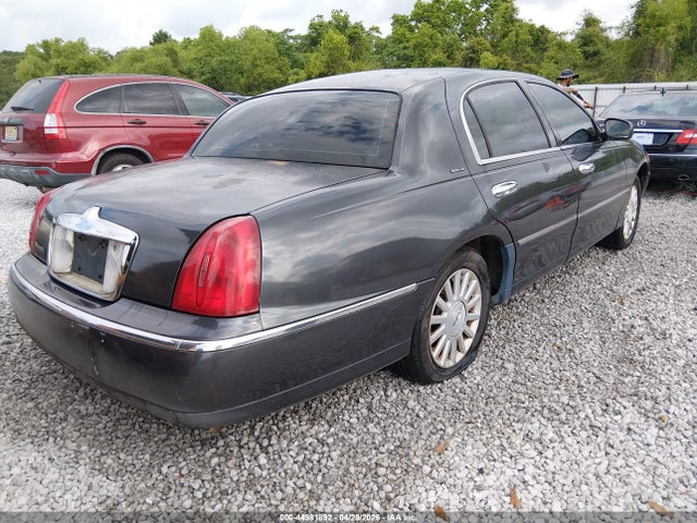 Продаж на аукціоні авто 2000 Lincoln Town Car Executive, vin: 1LNHM81W8YY932626, номер лоту: 44981892