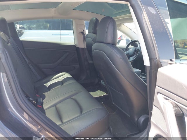 5YJ3E1EA2JF158154 Tesla Model 3 Long Range/mid Range