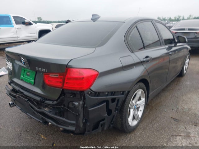 2013 Bmw 320i მანქანა იყიდება აუქციონზე, vin: WBA3B1C55DF461568, აუქციონის ნომერი: 44981905