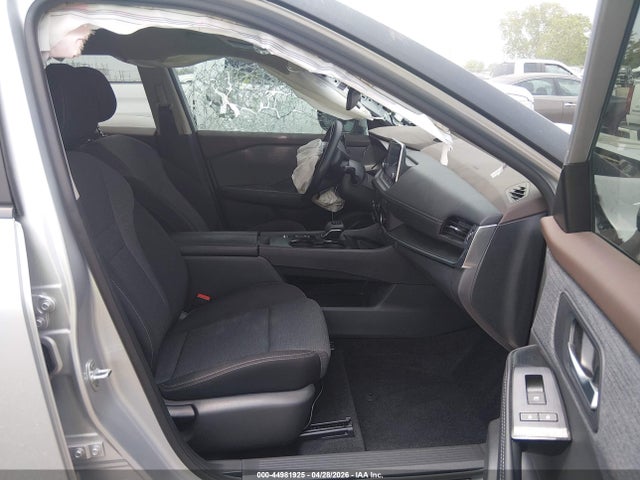44981925 :رقم المزاد ، 5N1BT3BA9PC820153 vin ، 2023 Nissan Rogue Sv Fwd مزاد بيع