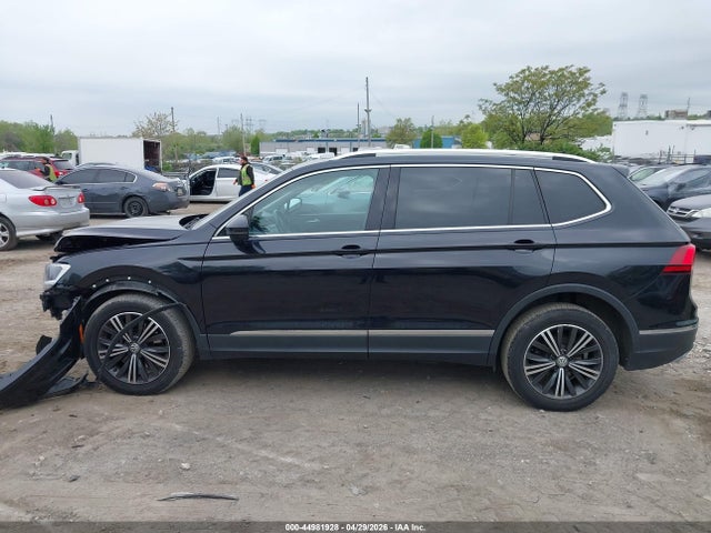 3VV2B7AX9JM082043 Volkswagen Tiguan 2.0t Se/2.0t Sel