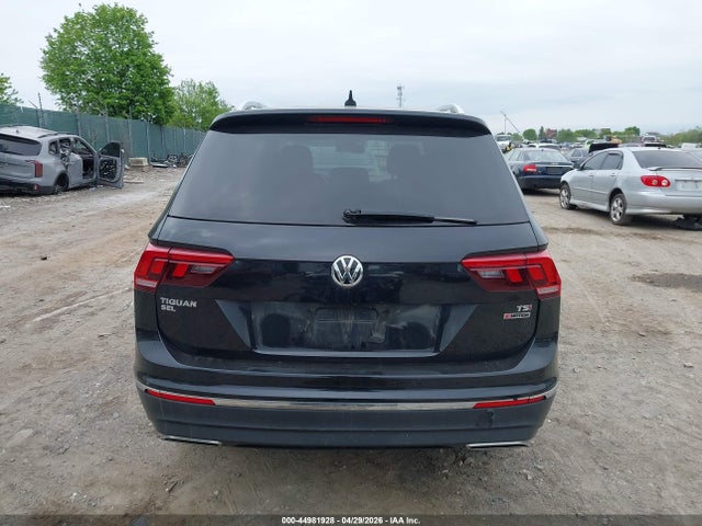 3VV2B7AX9JM082043 Volkswagen Tiguan 2.0t Se/2.0t Sel