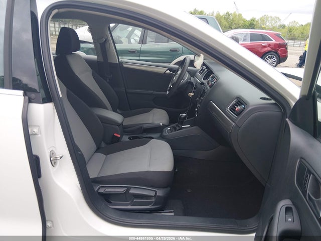 2017 Volkswagen Jetta 1.4t S მანქანა იყიდება აუქციონზე, vin: 3VW2B7AJXHM216382, აუქციონის ნომერი: 44981995