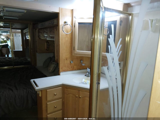 2003 Freightliner Chassis X Line Motor Home მანქანა იყიდება აუქციონზე, vin: 4UZAAHCY43CL87765, აუქციონის ნომერი: 44982007