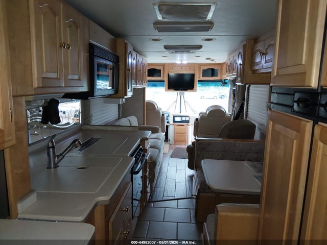 2003 Freightliner Chassis X Line Motor Home მანქანა იყიდება აუქციონზე, vin: 4UZAAHCY43CL87765, აუქციონის ნომერი: 44982007