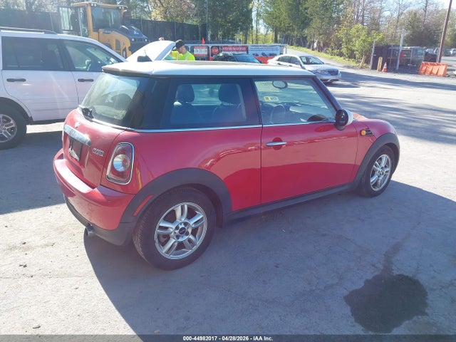 2013 Mini Hardtop Cooper მანქანა იყიდება აუქციონზე, vin: WMWSU3C56DT548074, აუქციონის ნომერი: 44982017