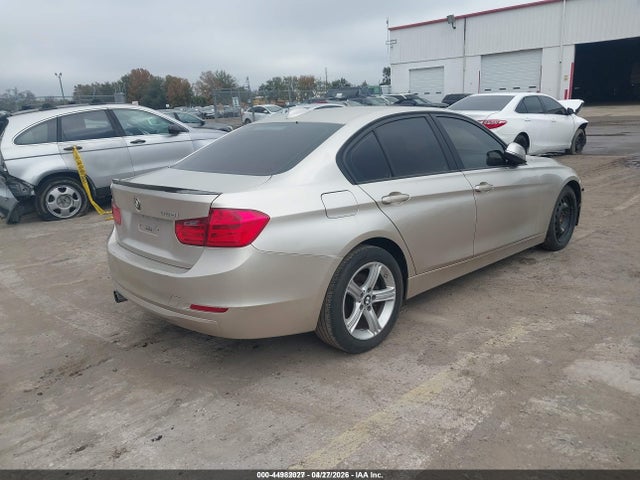 44982027 :رقم المزاد ، WBA3A5G55DNP21302 vin ، 2013 Bmw 328i مزاد بيع