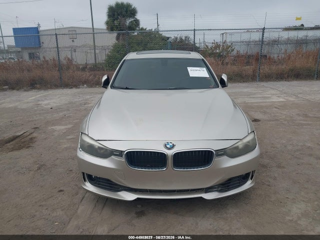 44982027 :رقم المزاد ، WBA3A5G55DNP21302 vin ، 2013 Bmw 328i مزاد بيع