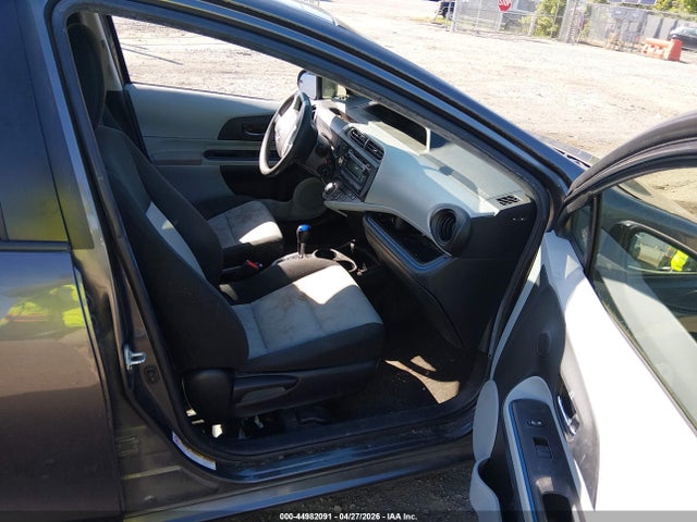 44982091 :رقم المزاد ، JTDKDTB34C1019316 vin ، 2012 Toyota Prius C Two مزاد بيع